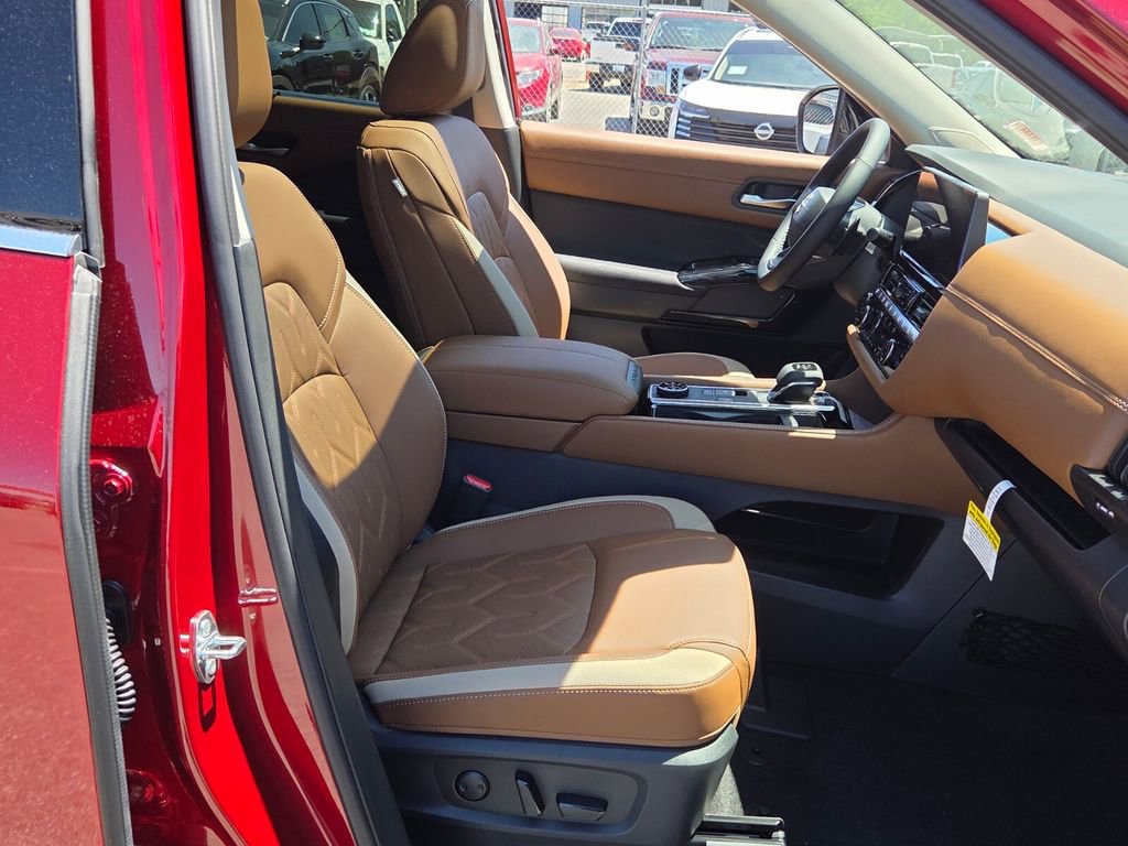 New 2026 Nissan Pathfinder Platinum AWD/4WD image 13