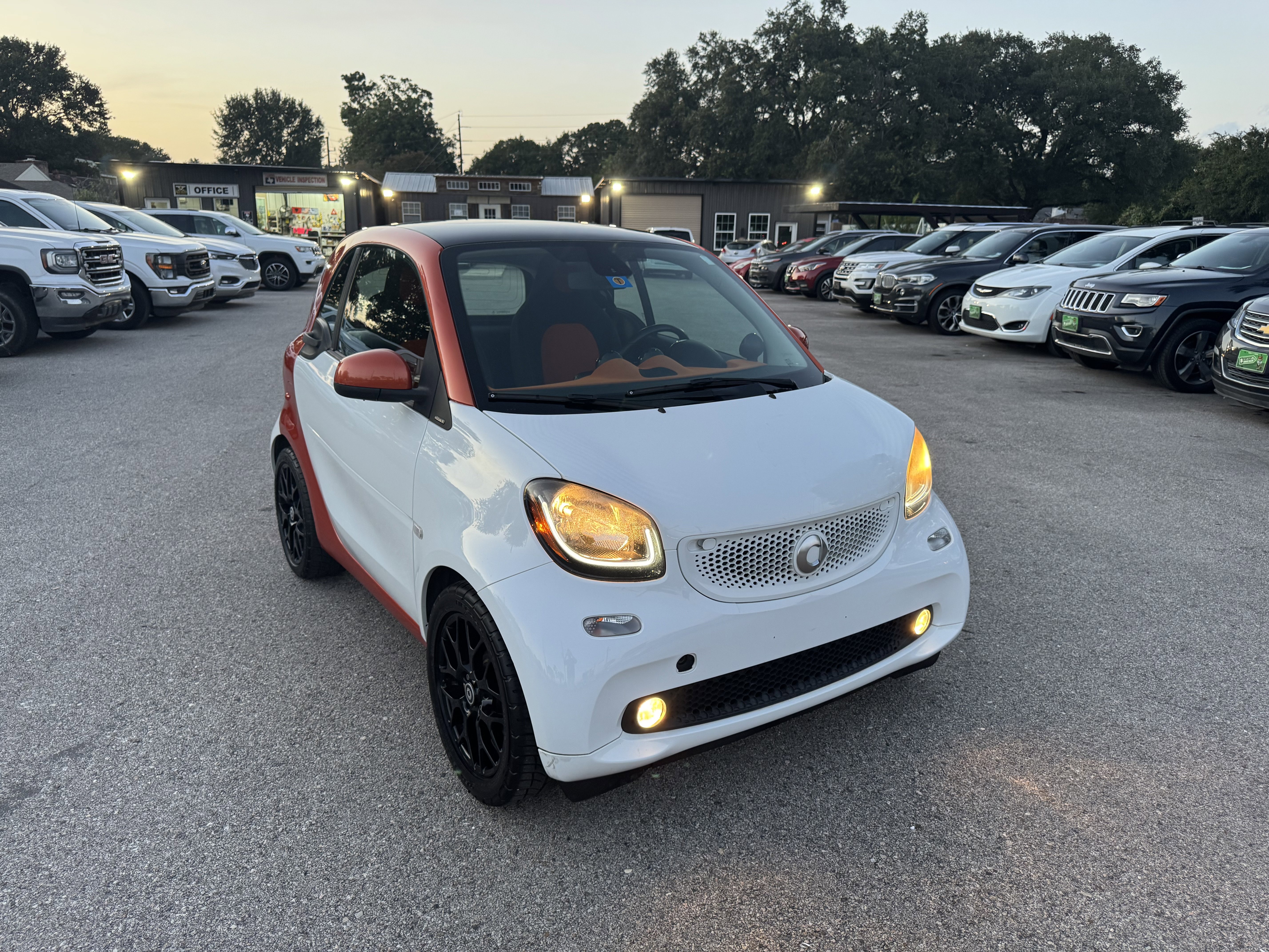 Used 2016 smart fortwo passion image 3