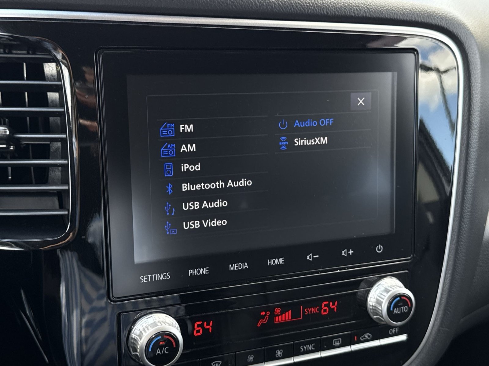 Used 2020 Mitsubishi Outlander ES AWD/4WD image 18