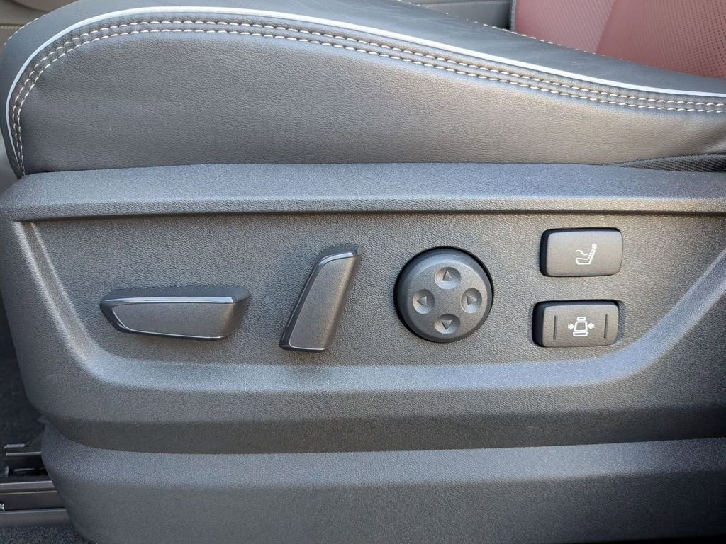 New 2026 INFINITI QX80 Autograph w/ Premium Cargo Package image 13