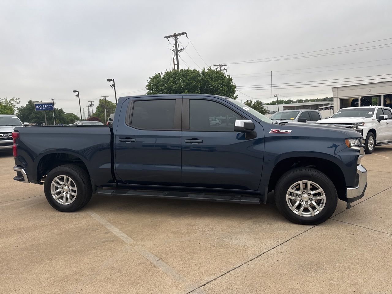Used 2022 Chevrolet Silverado 1500 LT w/ Z71 Off-Road Package image 4