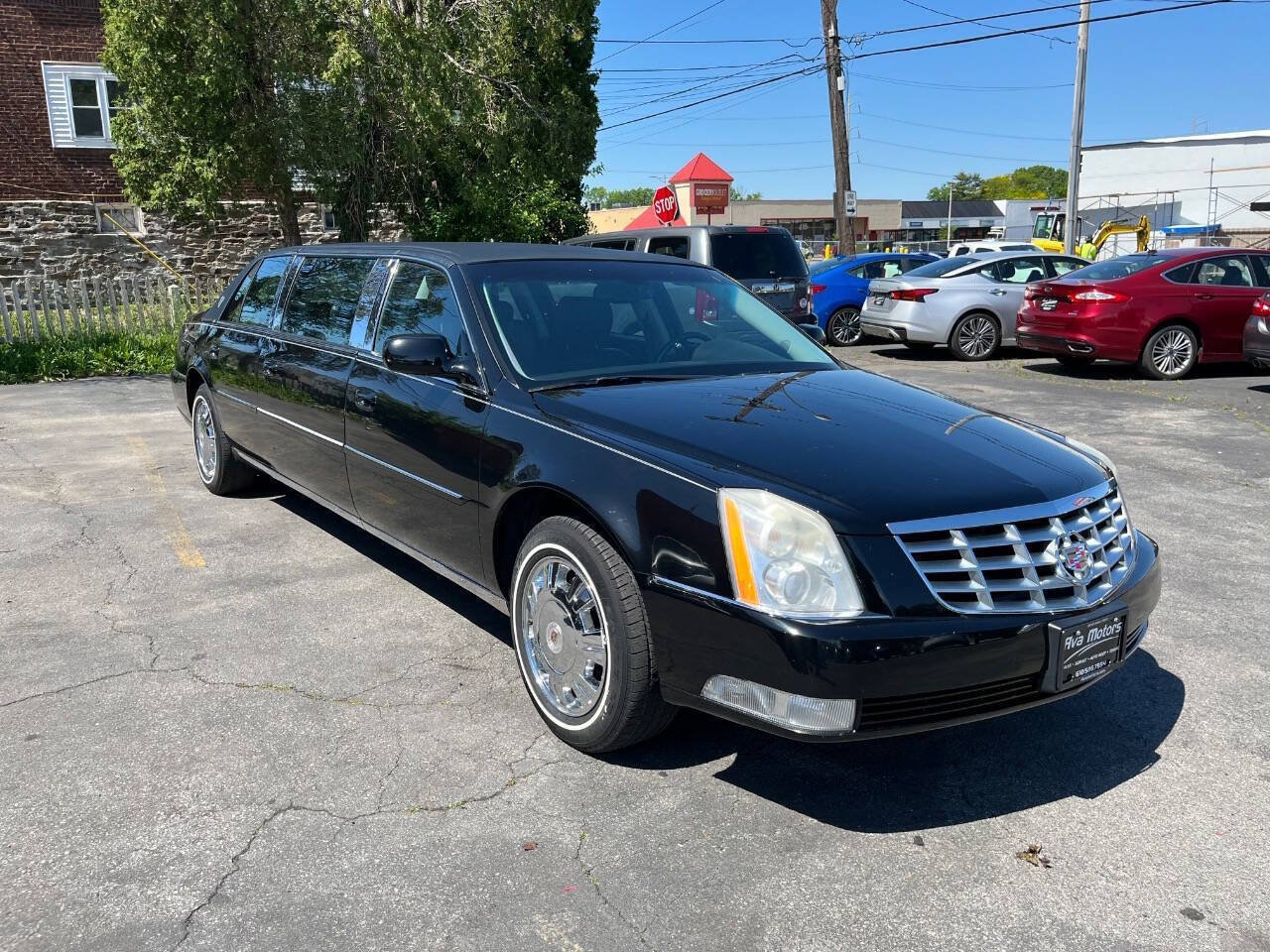 Used 2011 Cadillac DTS Limousine FWD image 2
