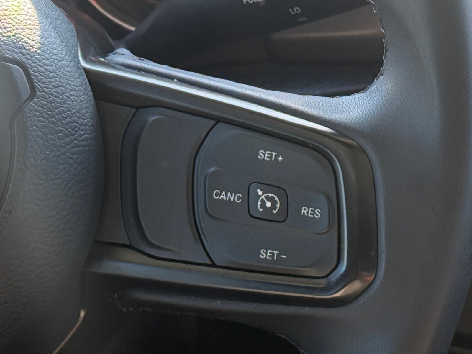 Used 2023 Jeep Gladiator Willys image 18