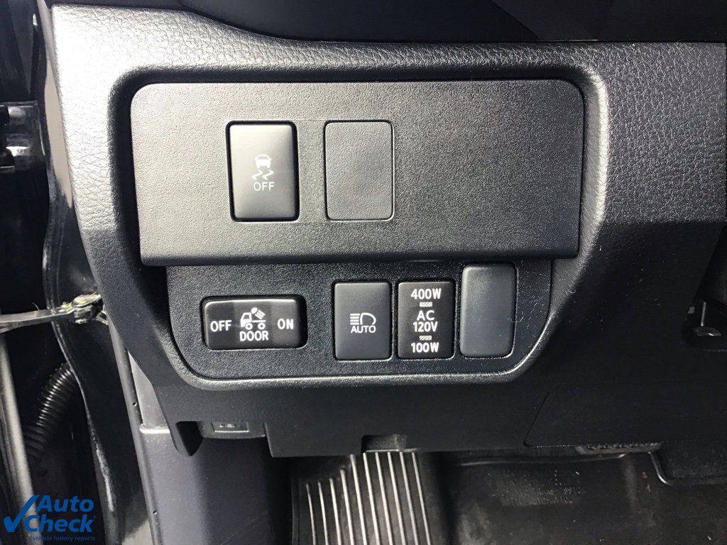 Used 2022 Toyota Tacoma TRD Off-Road image 30