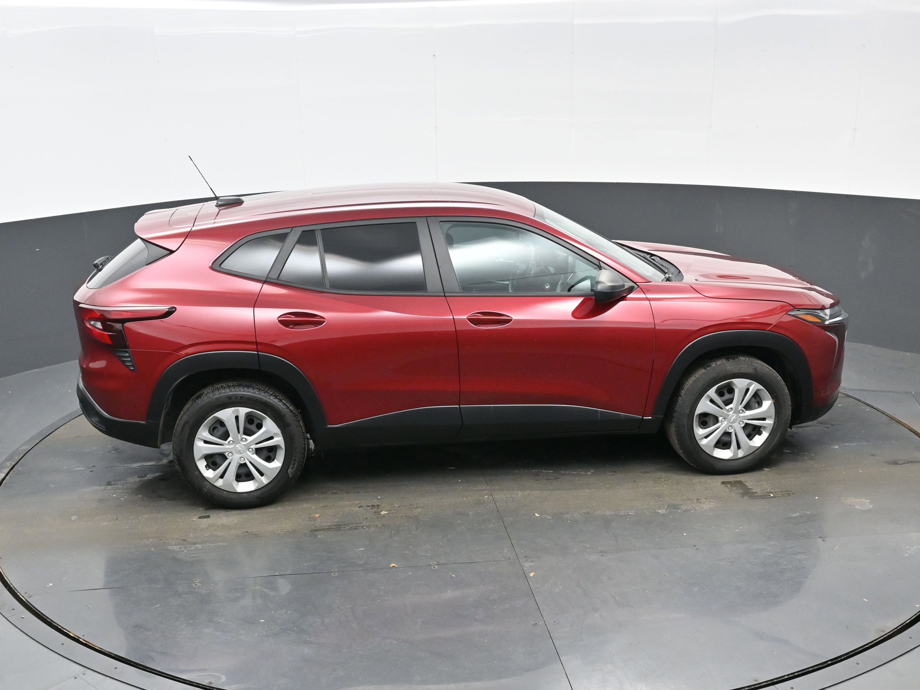 Used 2024 Chevrolet Trax LS w/ Driver Confidence Package image 36