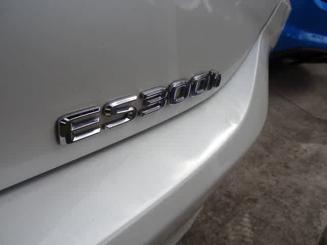 Used 2020 Lexus ES 300h w/ Accessory Package FWD image 16