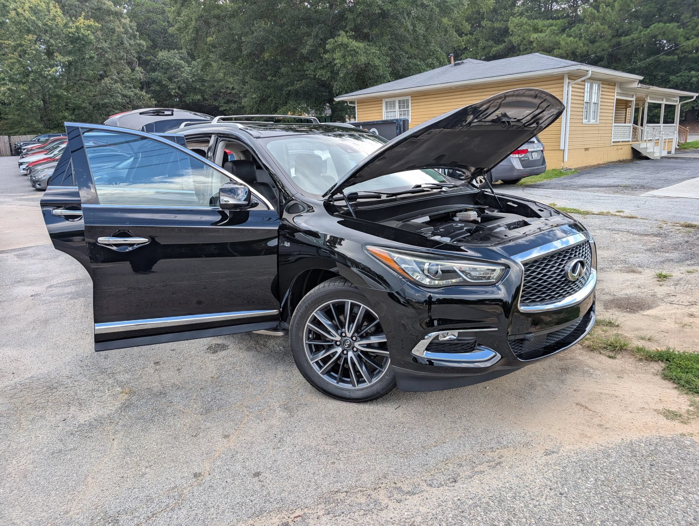 Used 2017 INFINITI QX60 FWD w/ Deluxe Technology Package image 10