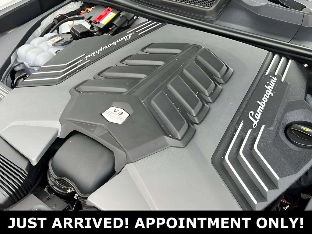 Used 2022 Lamborghini Urus AWD/4WD image 38