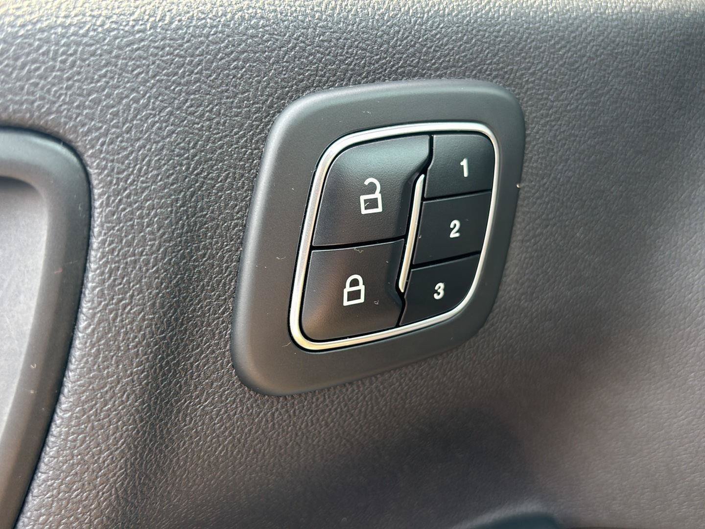Used 2023 Ford Escape Active w/ Tech Pack #2 AWD/4WD image 25