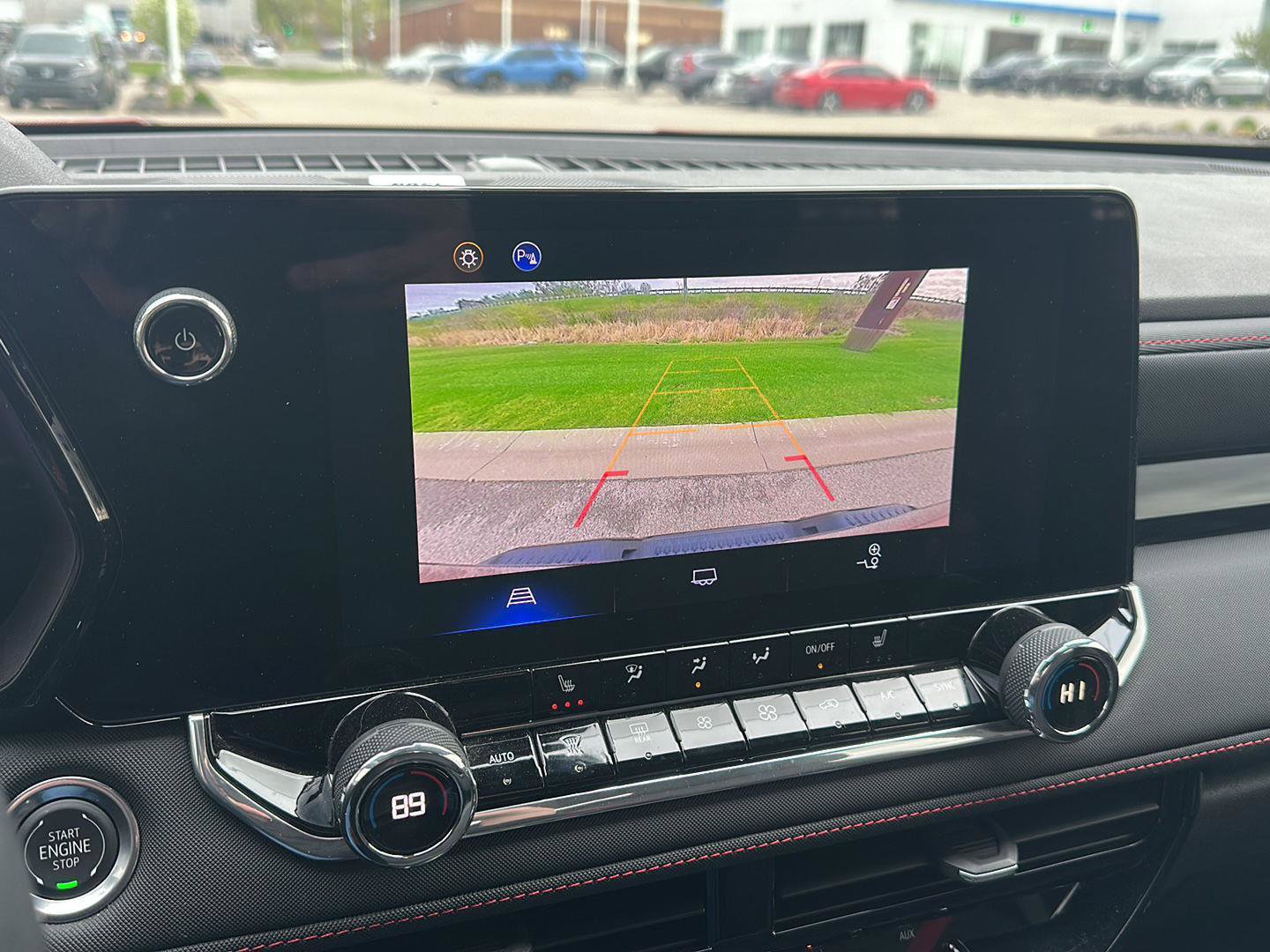 Used 2024 Chevrolet Colorado Z71 w/ Z71 Convenience Package 2 AWD/4WD image 17