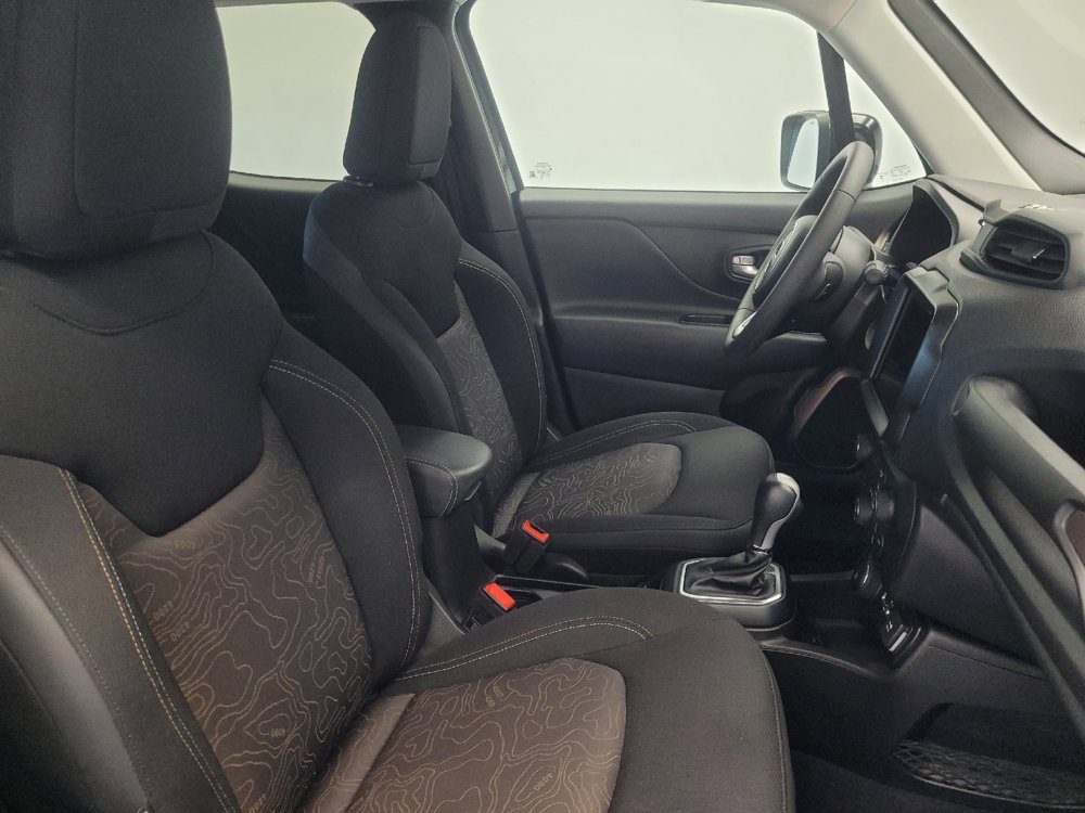 Used 2023 Jeep Renegade Latitude AWD/4WD image 21