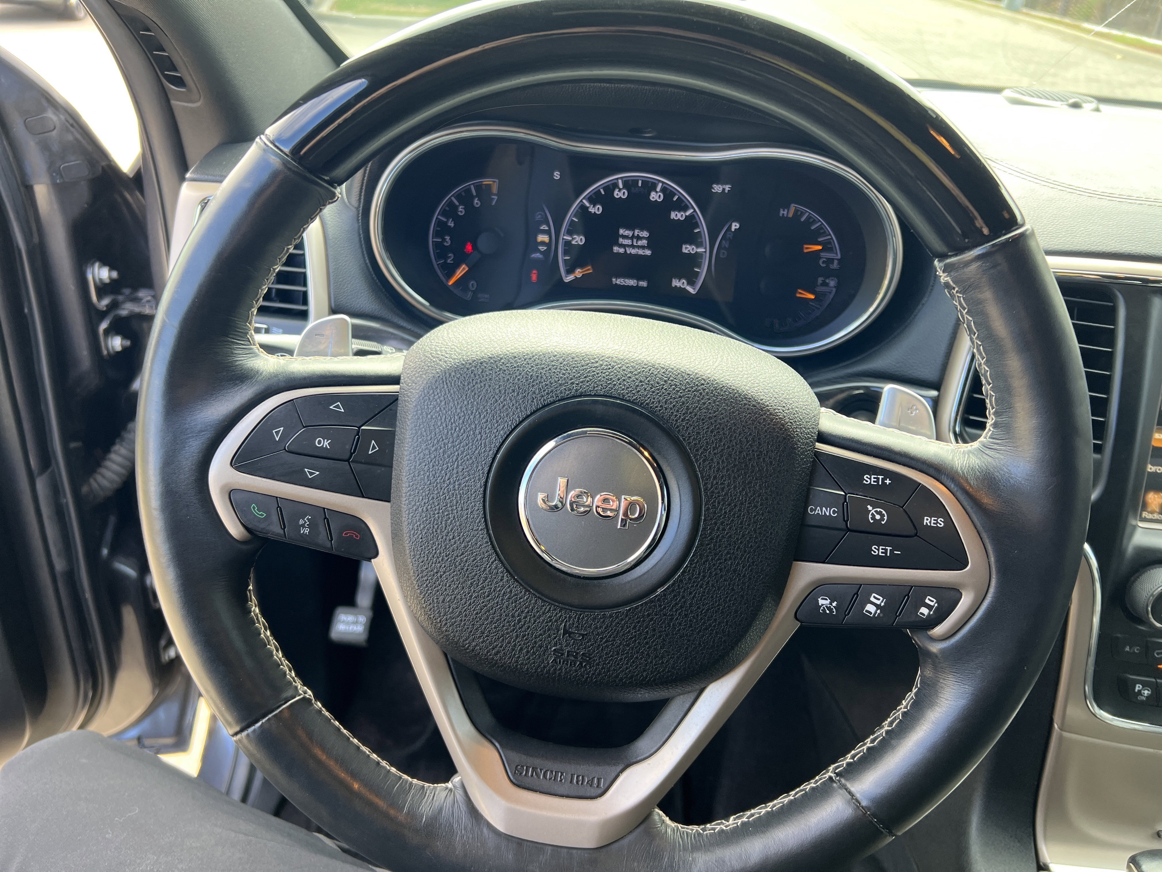 Used 2017 Jeep Grand Cherokee Overland w/ Jeep Active Safety Group image 17