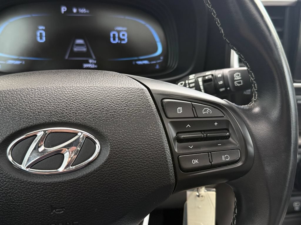 Used 2023 Hyundai Venue SEL w/ Cargo Package FWD image 29