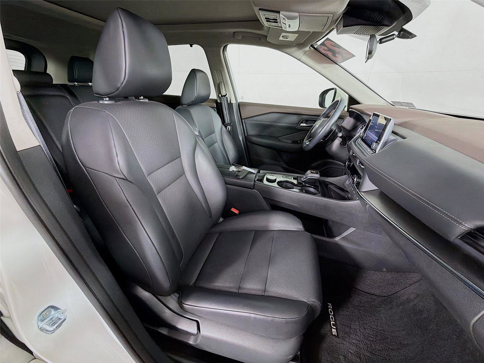 Used 2023 Nissan Rogue SV w/ SV Premium B Package AWD/4WD image 28