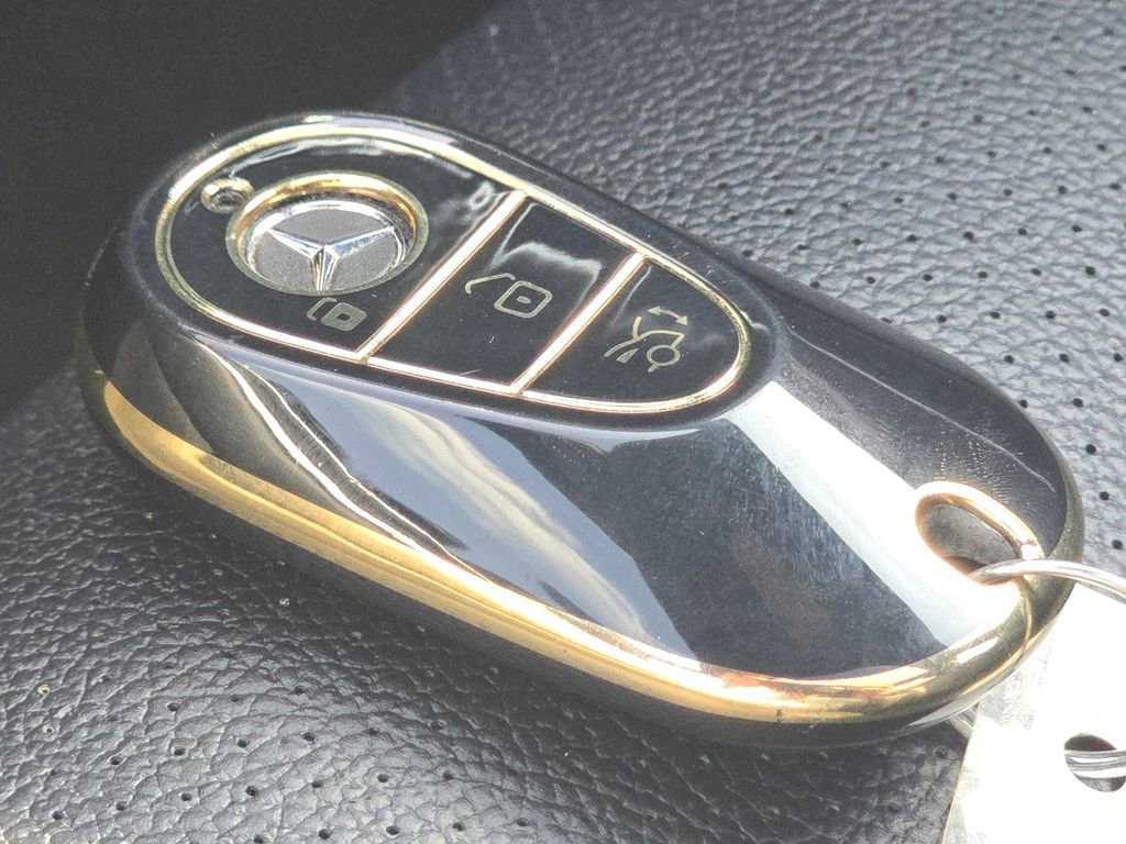 Certified 2022 Mercedes-Benz C 300 4MATIC Sedan image 37