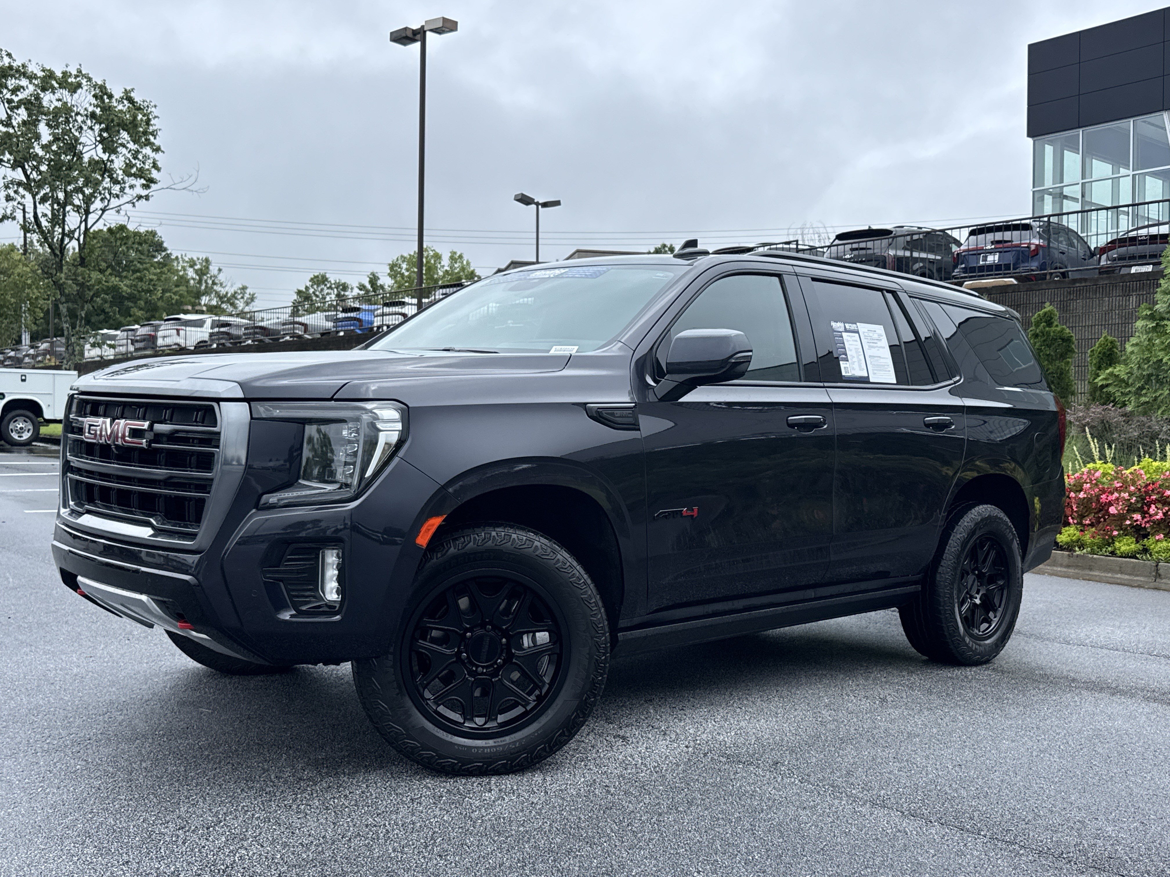 Used 2024 GMC Yukon AT4 w/ AT4 Premium Package AWD/4WD image 5