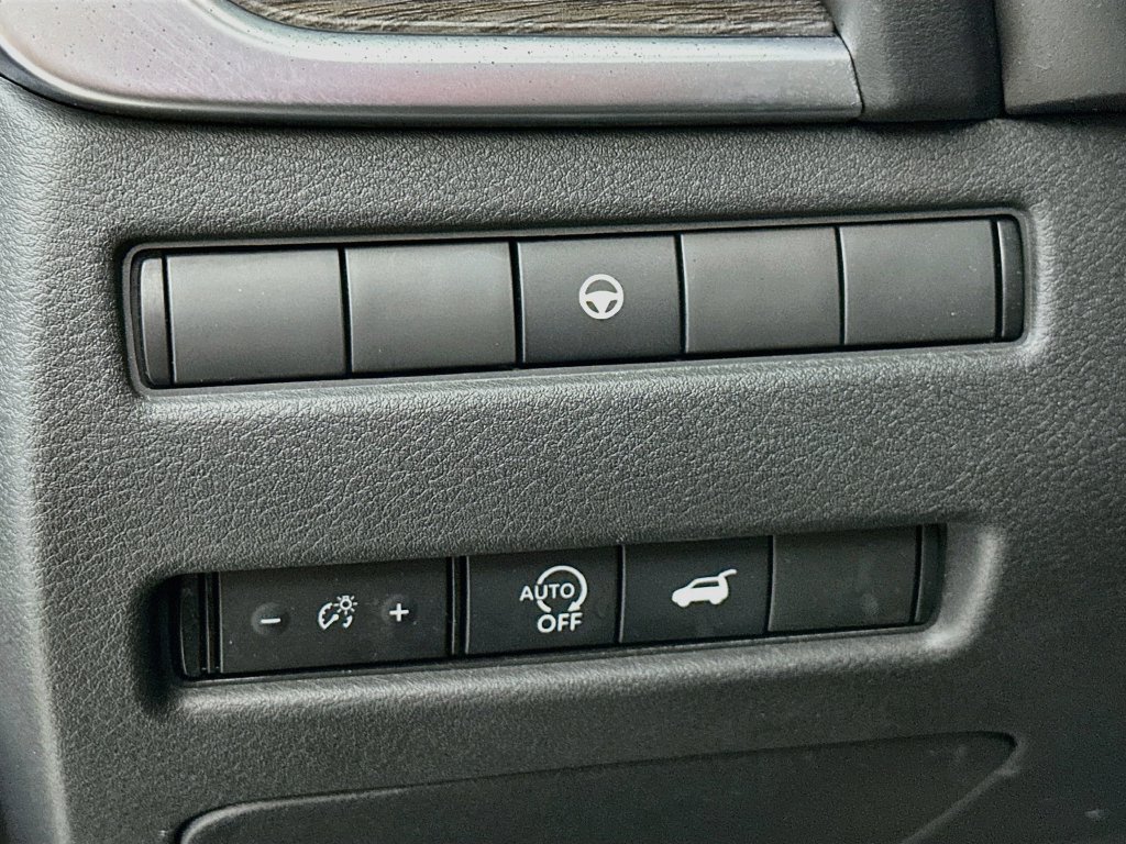 Certified 2024 Nissan Rogue Platinum AWD/4WD image 16