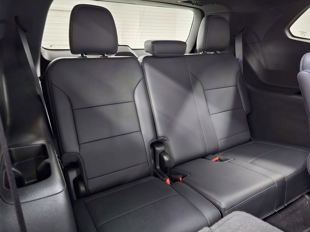Used 2025 Buick Enclave Preferred image 21