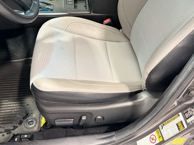 Used 2017 Toyota Camry SE image 16