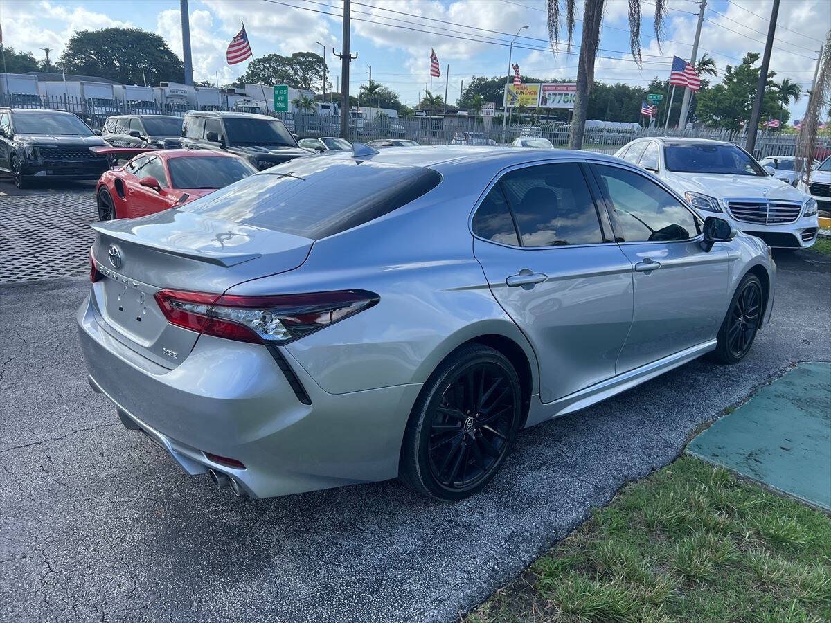 Used 2024 Toyota Camry XSE FWD image 5