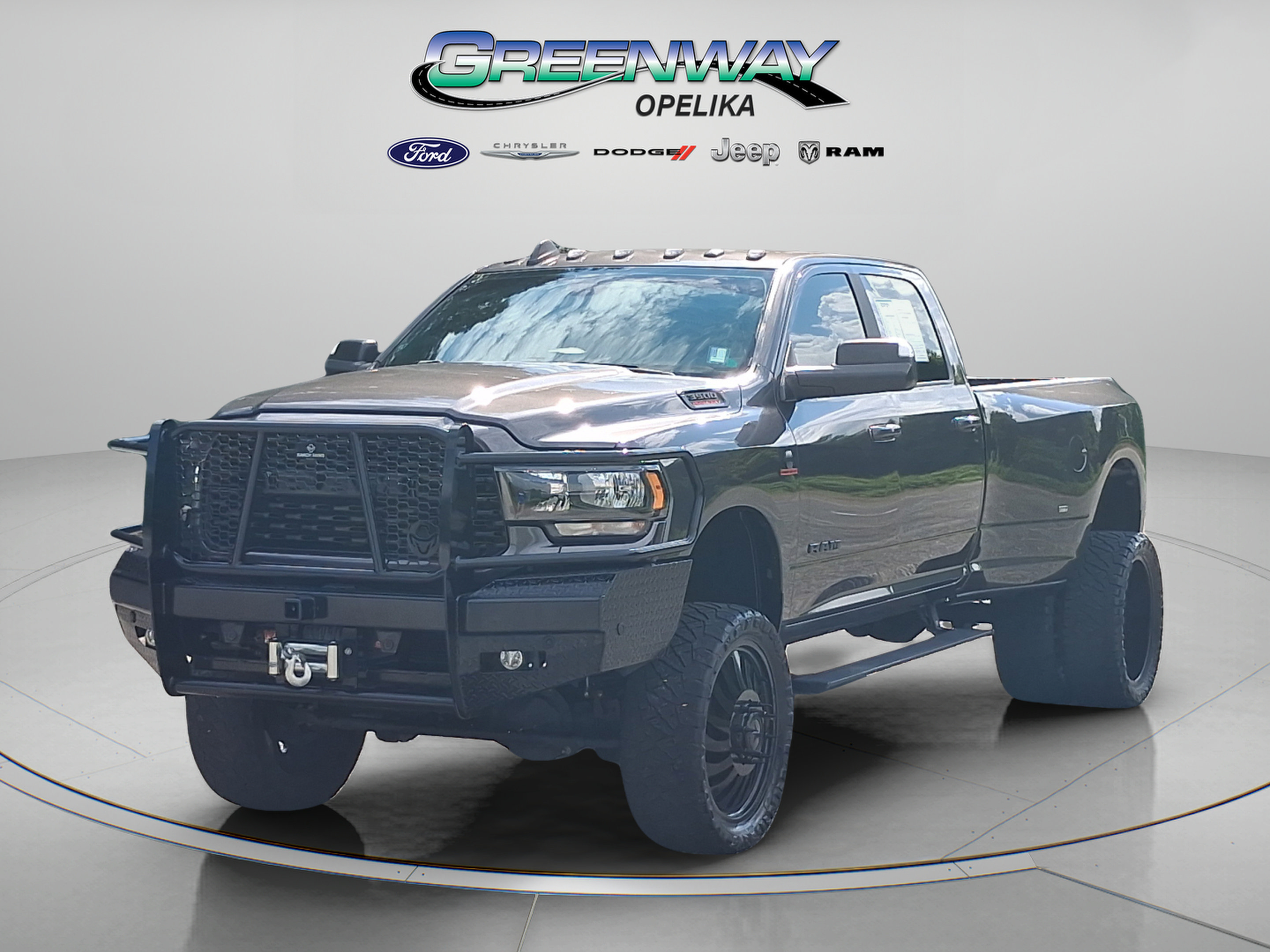 Used 2022 RAM 3500 Big Horn w/ Night Edition AWD/4WD image 3