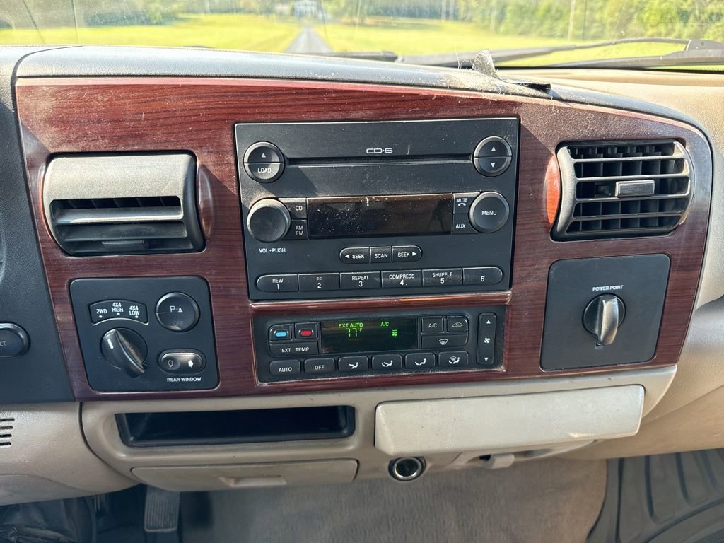 Used 2006 Ford F350 Lariat image 24