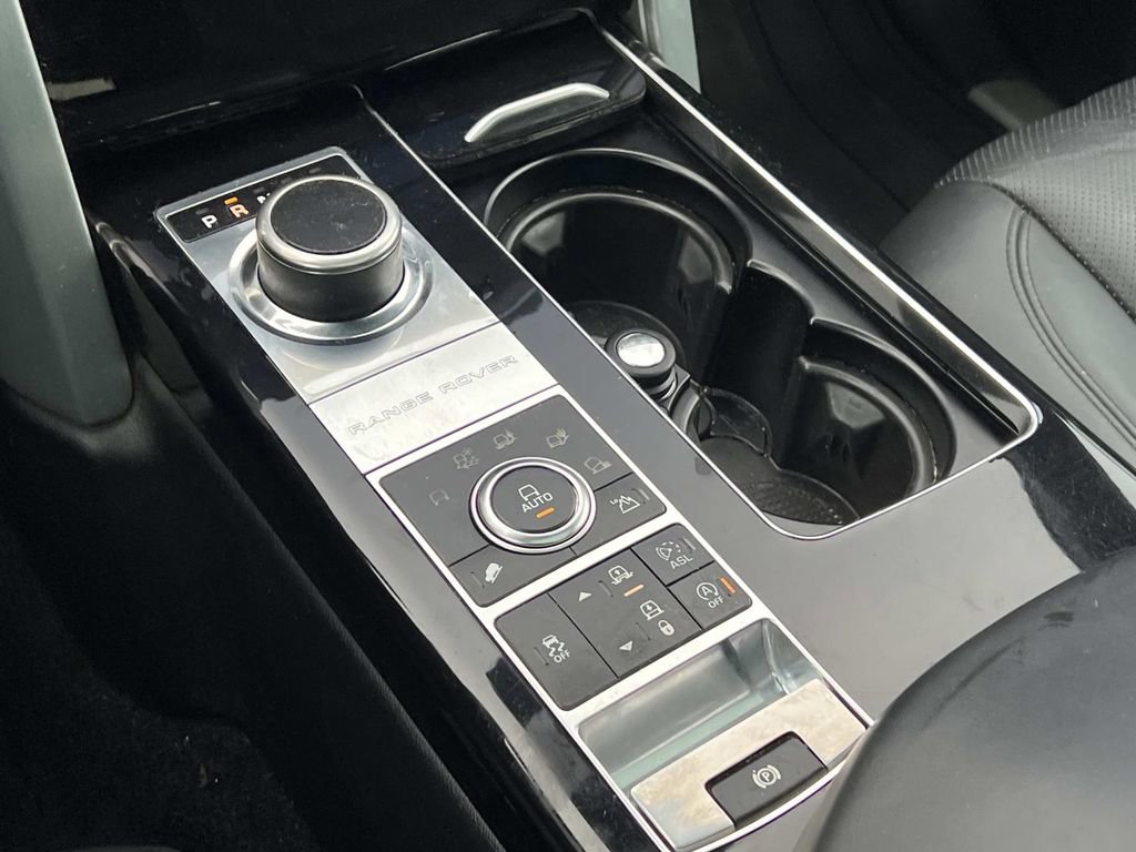 Used 2015 Land Rover Range Rover Supercharged image 32