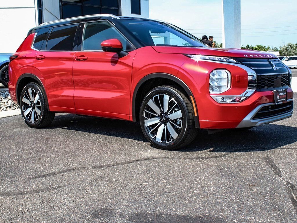 New 2025 Mitsubishi Outlander SEL image 3