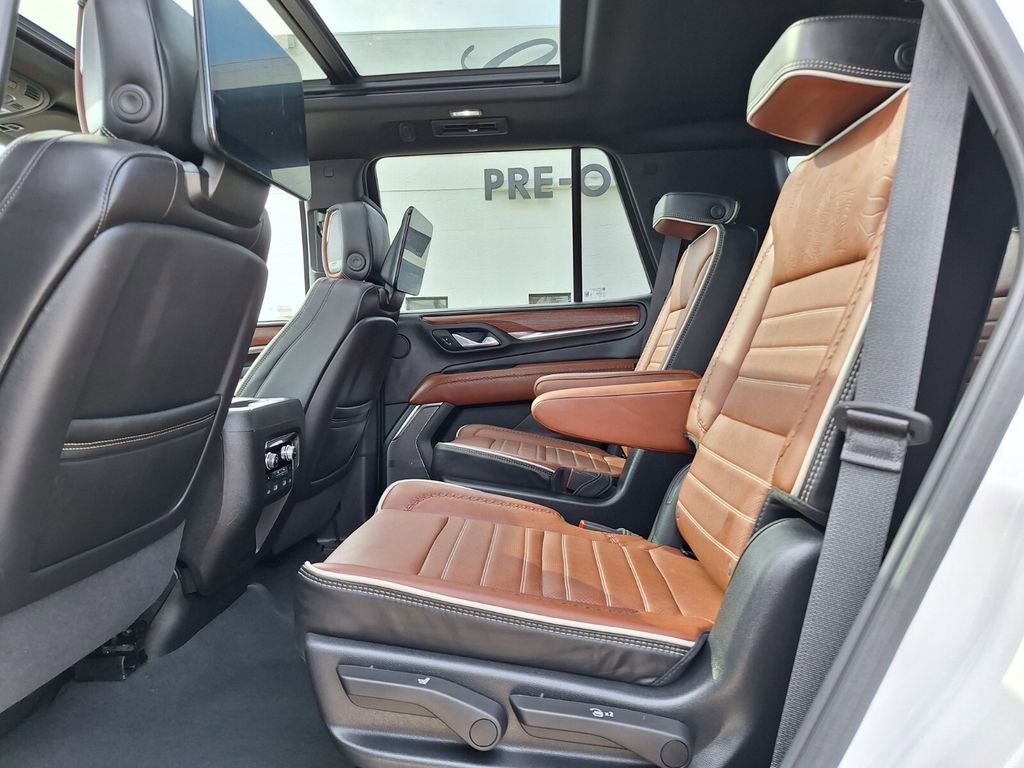 Used 2023 GMC Yukon Denali Ultimate w/ LPO, Floor Liner Package image 11