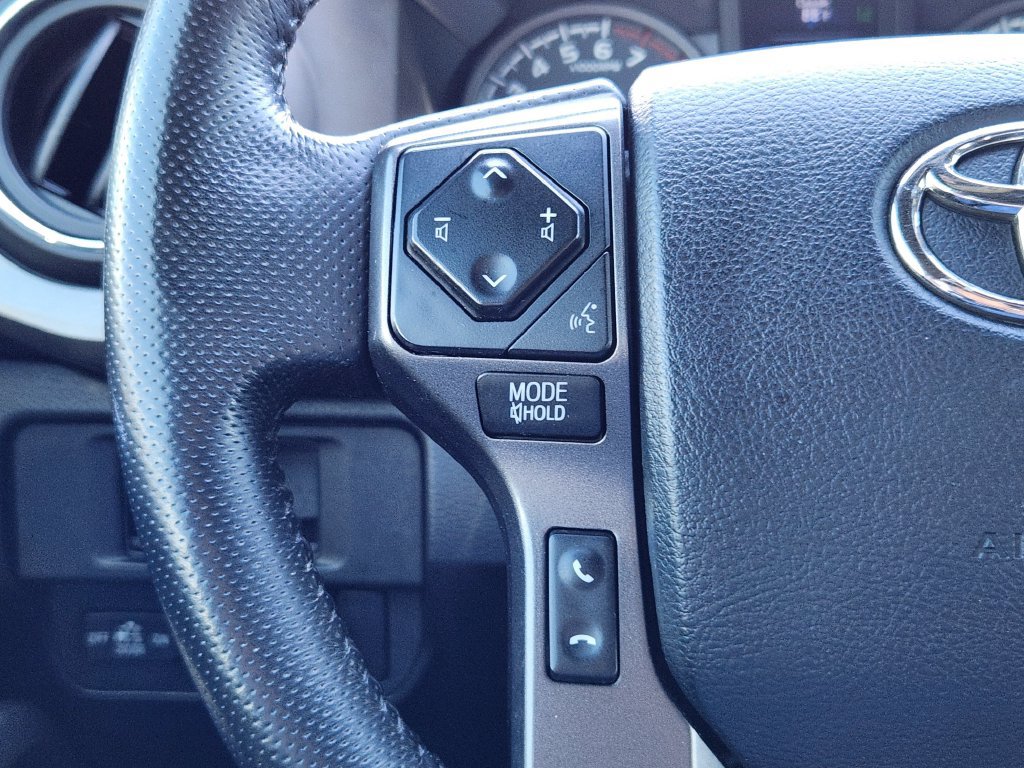 Used 2019 Toyota Tacoma TRD Sport AWD/4WD image 23