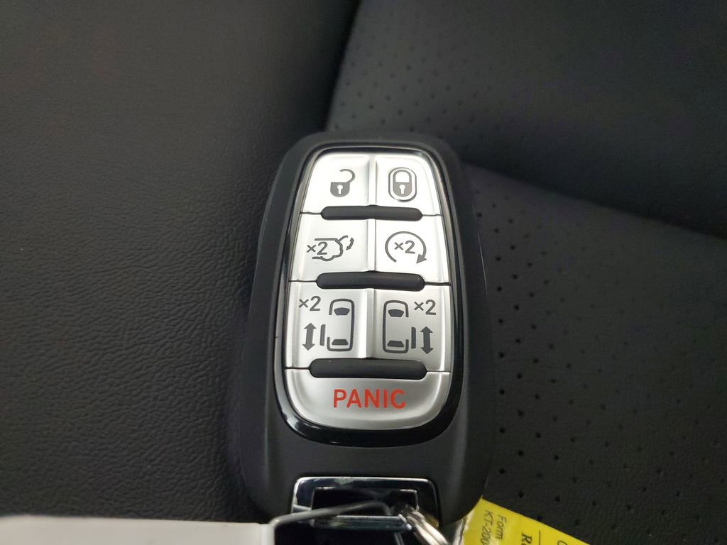 New 2026 Chrysler Pacifica Select image 28