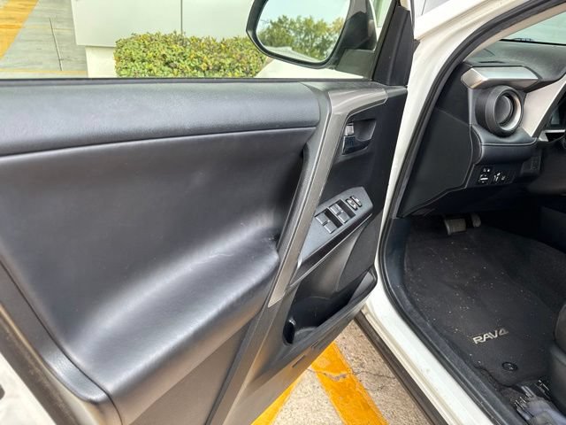 Used 2018 Toyota RAV4 XLE w/ Plus Extra Value Package FWD image 28