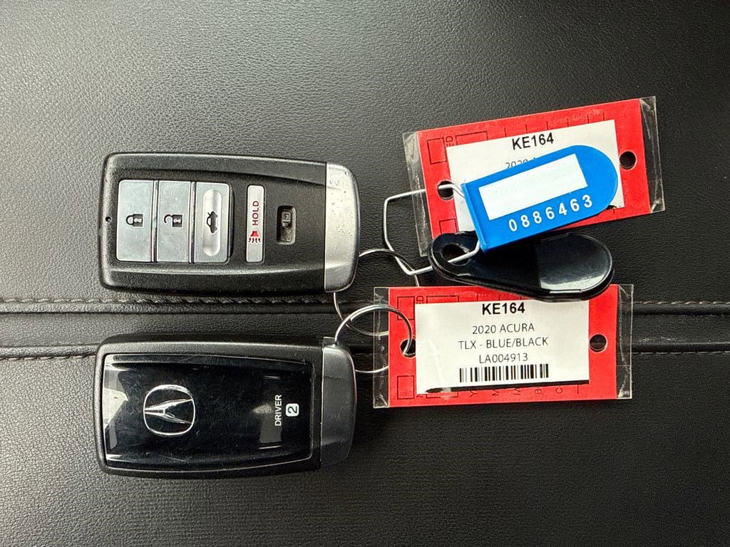 Used 2020 Acura TLX image 4