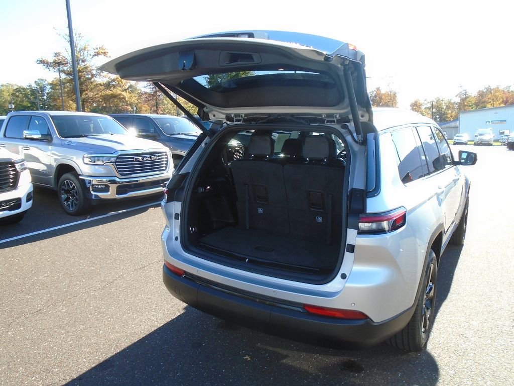 Certified 2024 Jeep Grand Cherokee L Limited w/ Black Appearance Package image 20