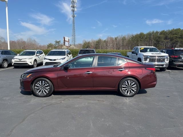 Used 2024 Nissan Altima 2.5 SV image 10