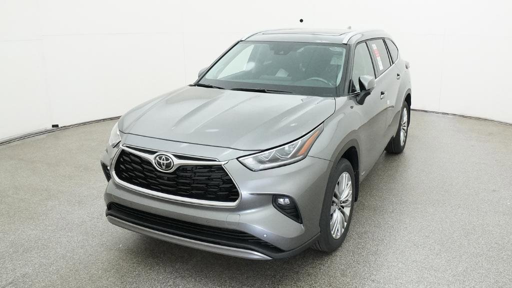 New 2026 Toyota Highlander Platinum image 17