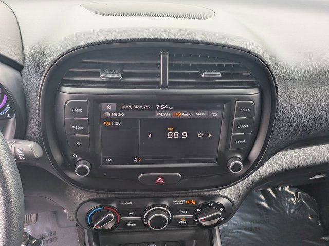 Used 2025 Kia Soul LX w/ LX Technology Package image 18