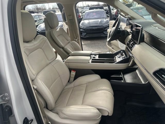 Used 2020 Lincoln Navigator Reserve w/ Luxury Package image 13