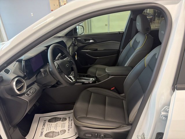 Used 2025 Chevrolet Trax ACTIV w/ Driver Confidence Package image 11