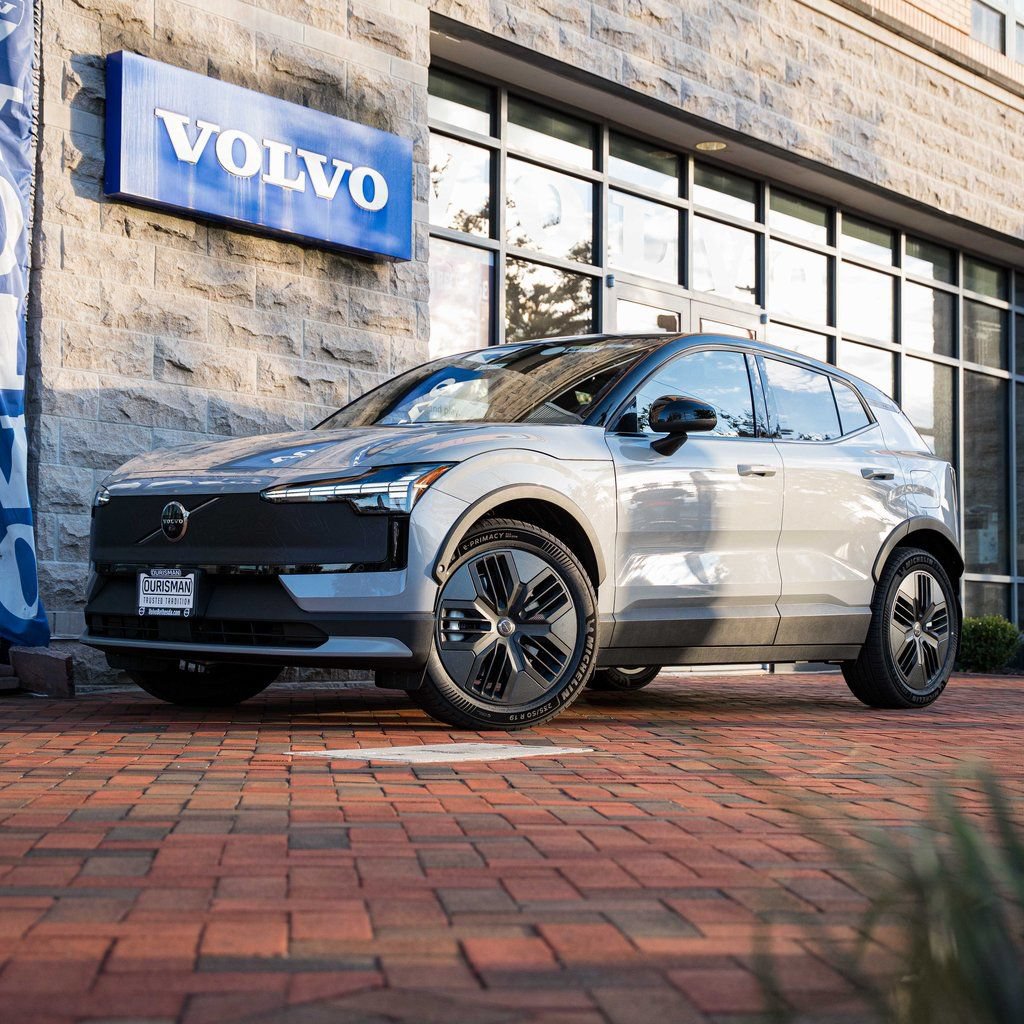 New 2026 Volvo EX30 Cross Country Ultra w/ Protection Package Premier AWD/4WD image 1