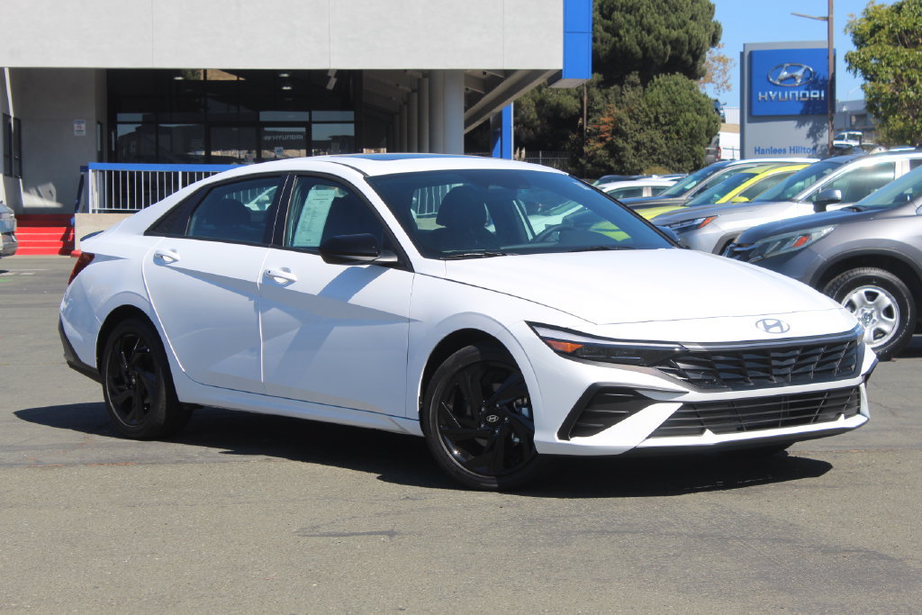 Used 2026 Hyundai Elantra SEL Sport FWD image 1