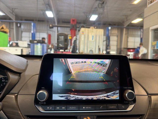 Used 2024 Nissan Altima 2.5 SV image 25