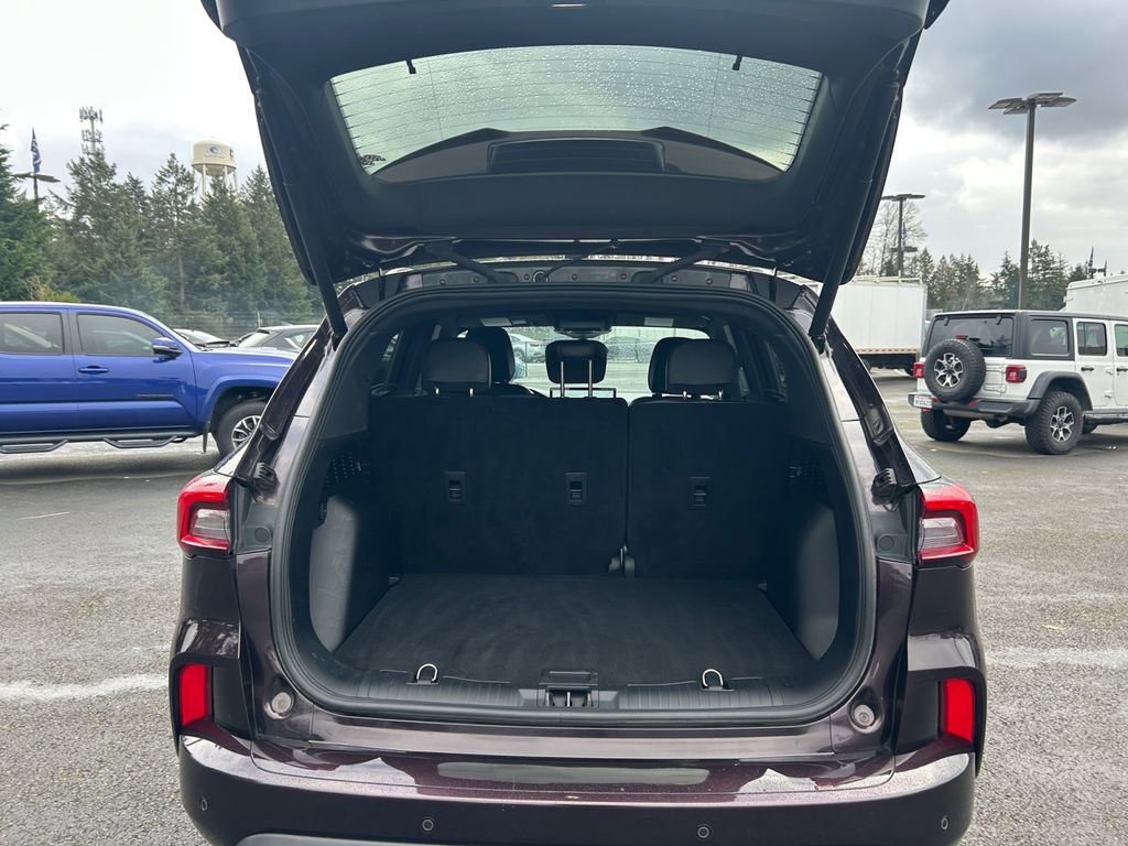 Used 2023 Ford Escape ST-Line w/ Tech Pack #1 AWD/4WD image 24