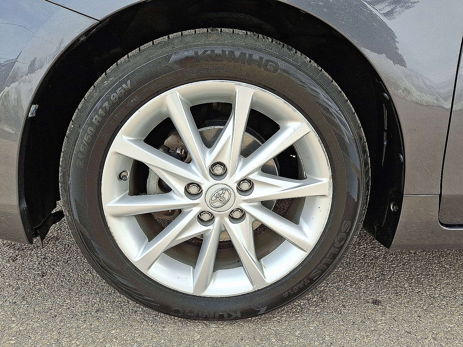 Used 2014 Toyota Prius V Five image 8