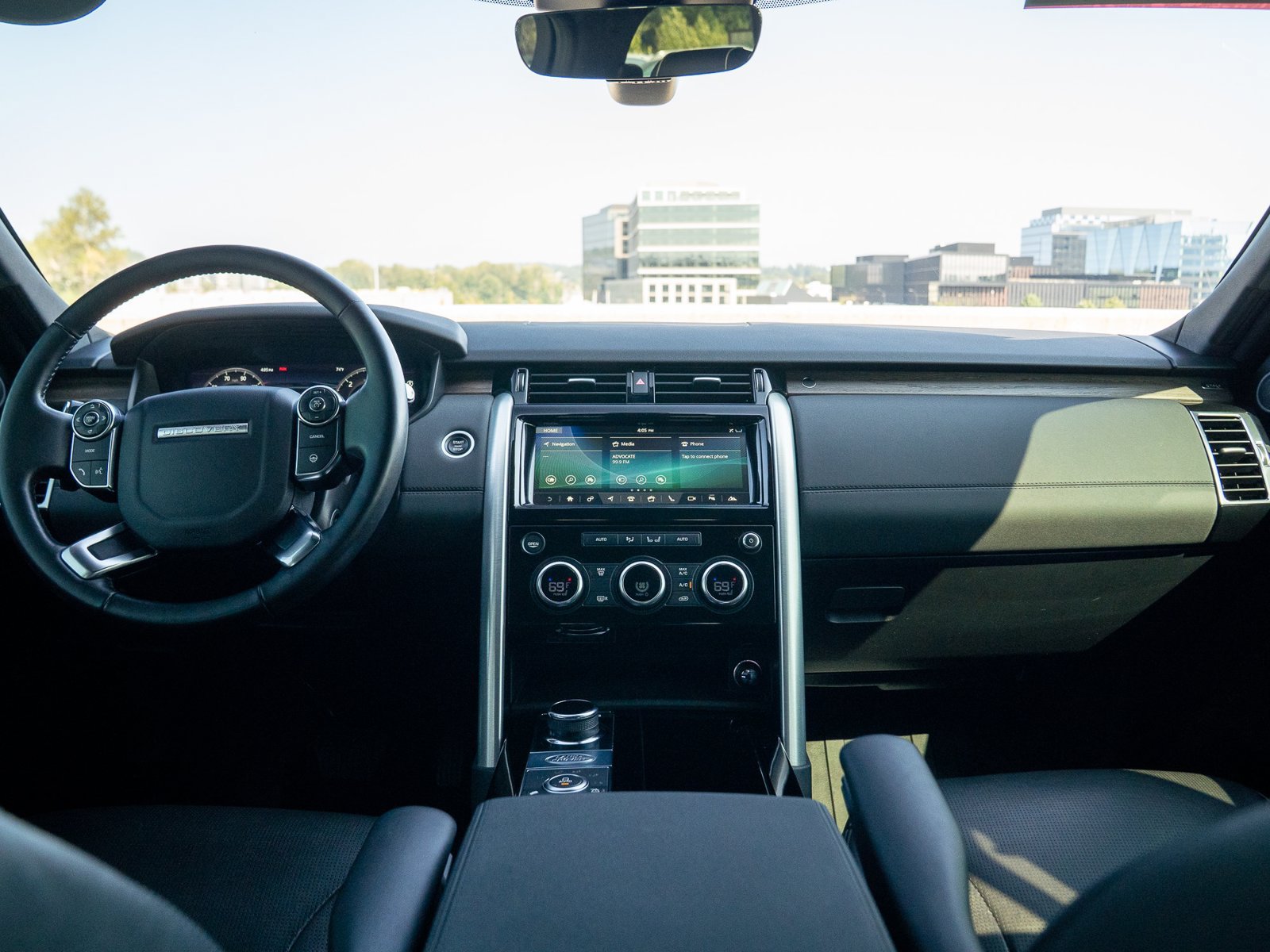 Used 2018 Land Rover Discovery HSE AWD/4WD image 20