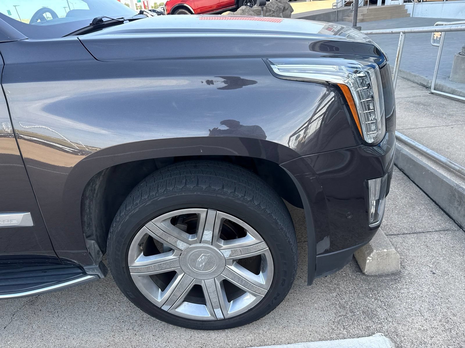 Used 2017 Cadillac Escalade Luxury RWD image 5