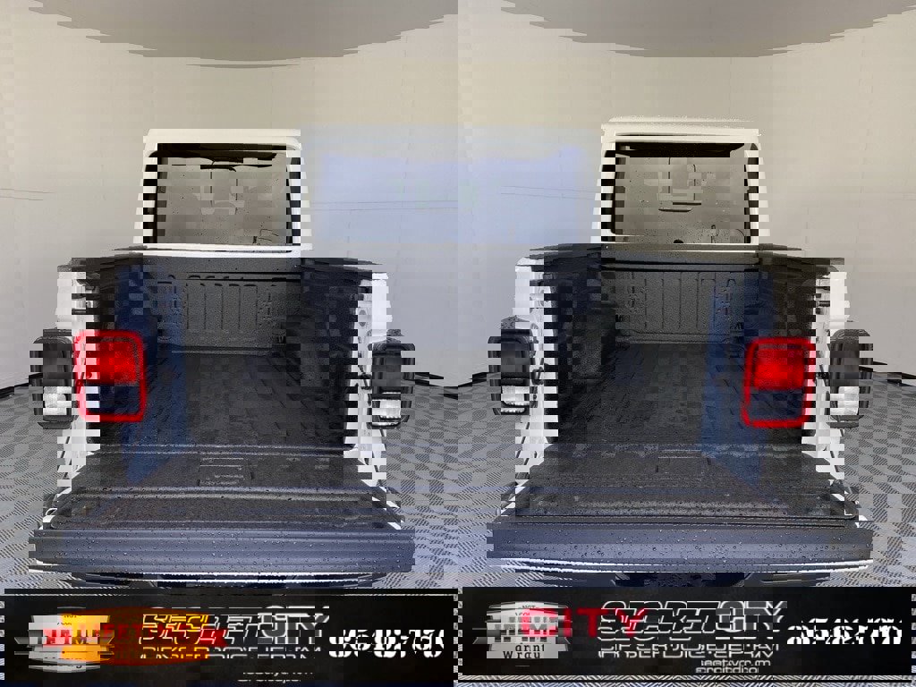 New 2025 Jeep Gladiator Sport image 30