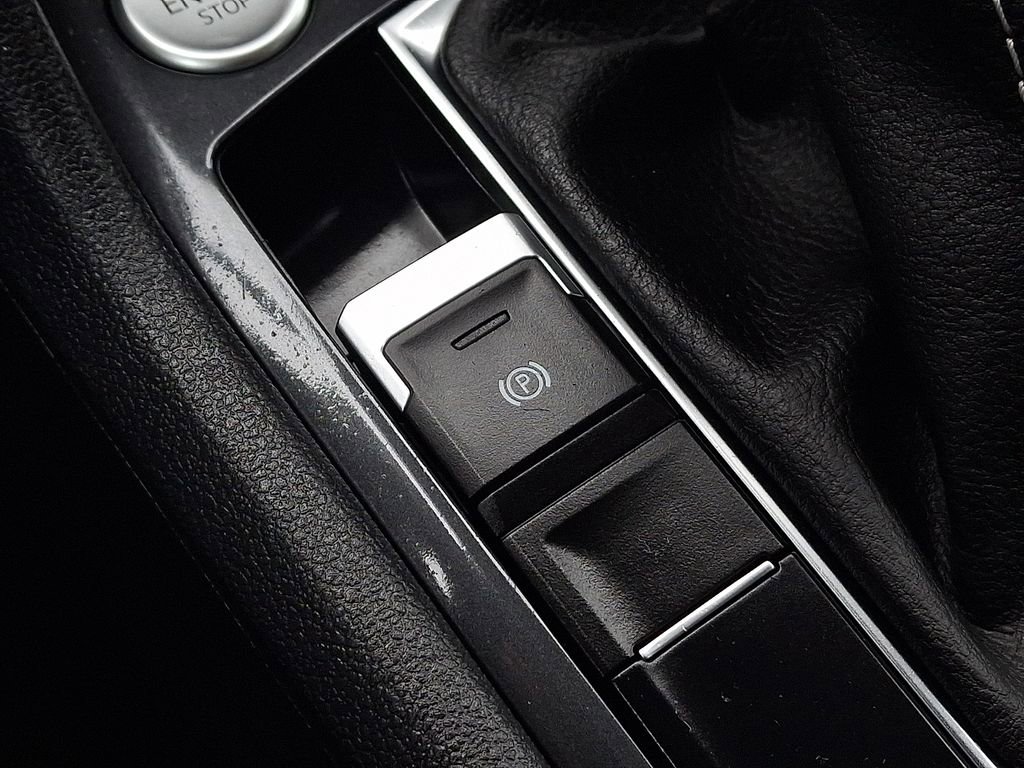 Certified 2022 Volkswagen Tiguan SE image 26