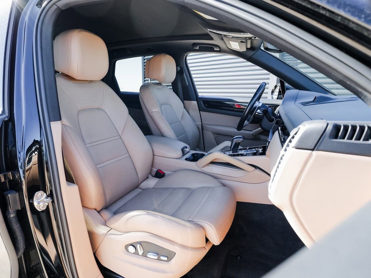 Certified 2020 Porsche Cayenne image 28