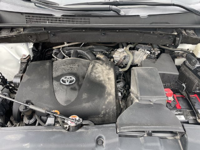 Used 2019 Toyota Highlander XLE AWD/4WD image 32